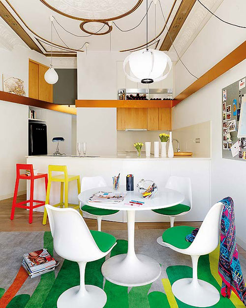 Appartement in Barcelona met vrolijke interieur kleuren