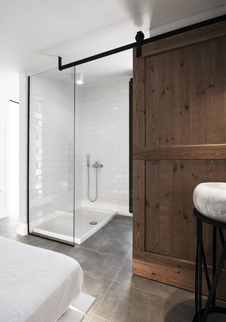 Architectenbureau Ark4lab heeft een heel mooi ontwerp gemaakt voor deze slaapkamer badkamer combi