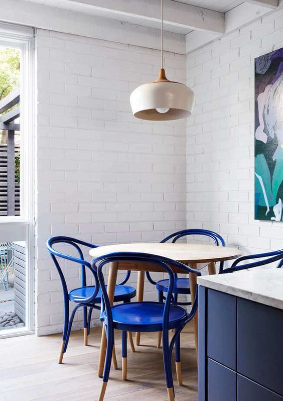 Blauwe stoelen Blauwe stoelen