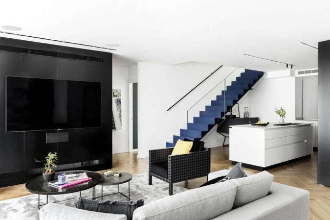 15x Zwarte stalen trapleuning | Interieur-inrichting.net