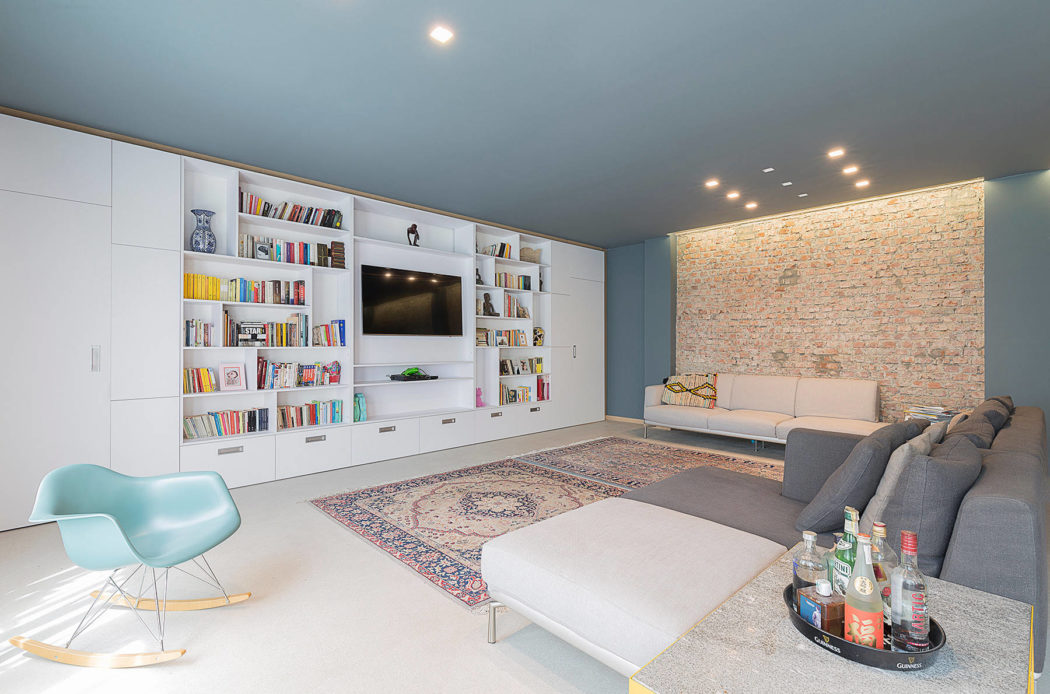 Deze stoere loft woonkamer is strak en stijlvol ingericht