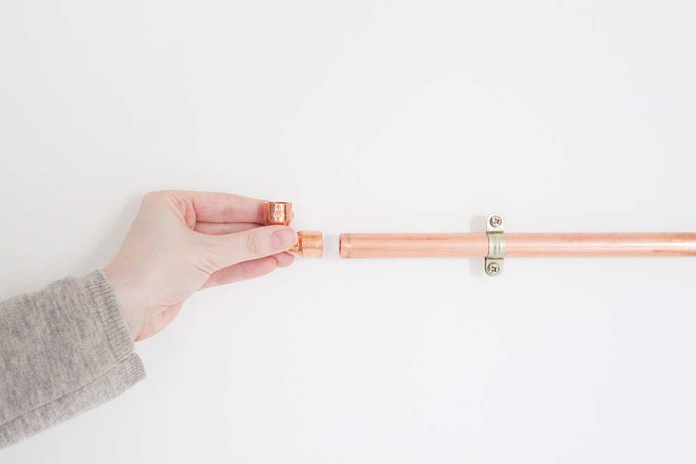 DIY wandrek van koperen buizen DIY wandrek van koperen buizen