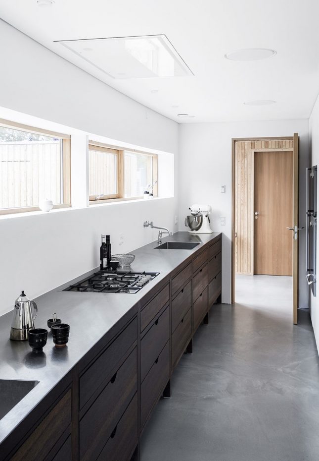 charcoal eikenhouten keuken met rvs werkblad charcoal eikenhouten keuken met rvs werkblad