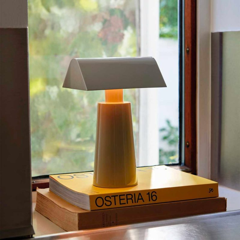 draadloze lamp andtradition caret mf1 portable tafellamp
