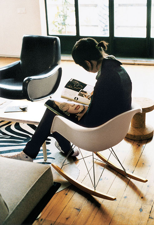 Eames schommelstoel Eames schommelstoel