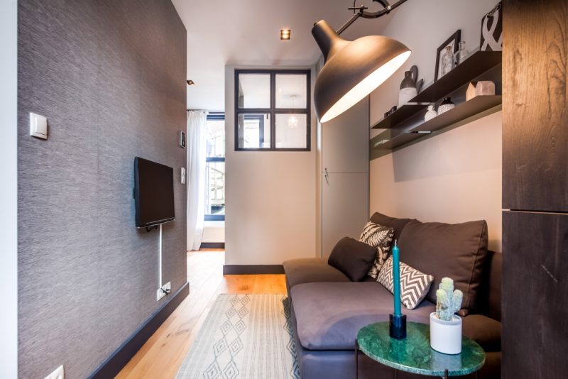 Eén huis verbouwd naar drie kleine appartementen