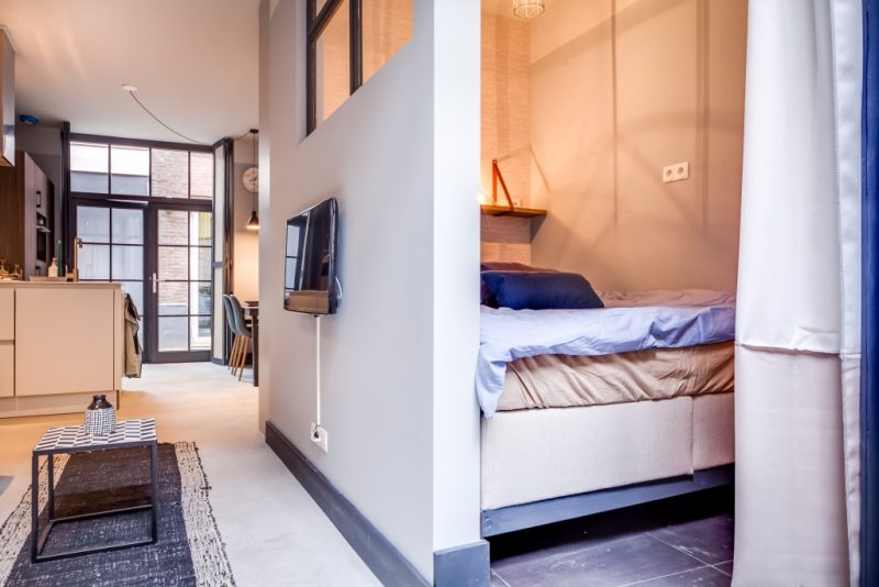 Eén huis verbouwd naar drie kleine appartementen