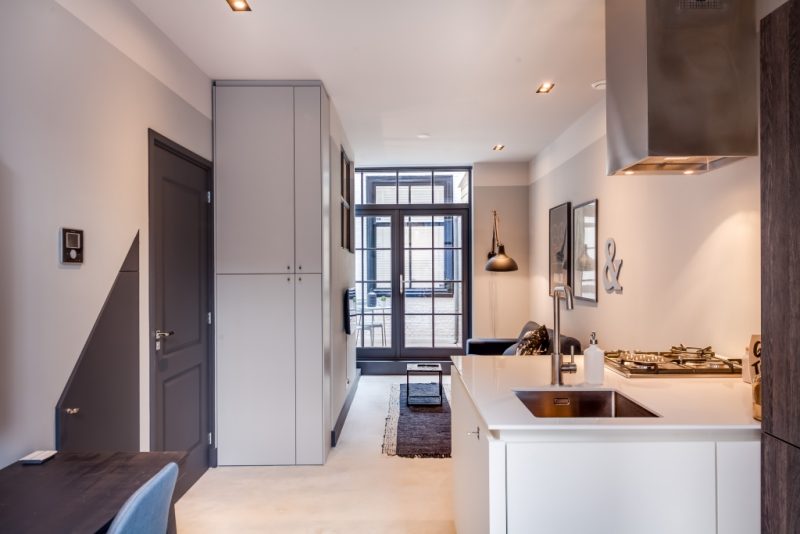 Eén huis verbouwd naar drie kleine appartementen