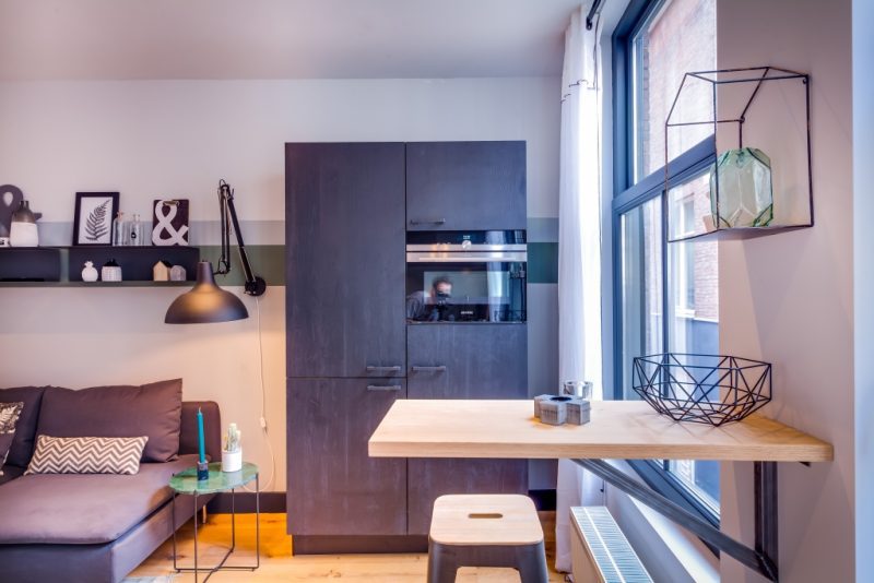 Eén huis verbouwd naar drie kleine appartementen