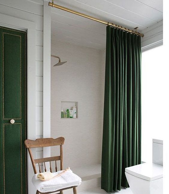 Eetkamerstoel In de badkamer Eetkamerstoel In de badkamer
