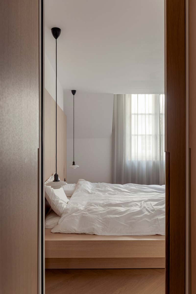 eikenhouten bed hoofdbord