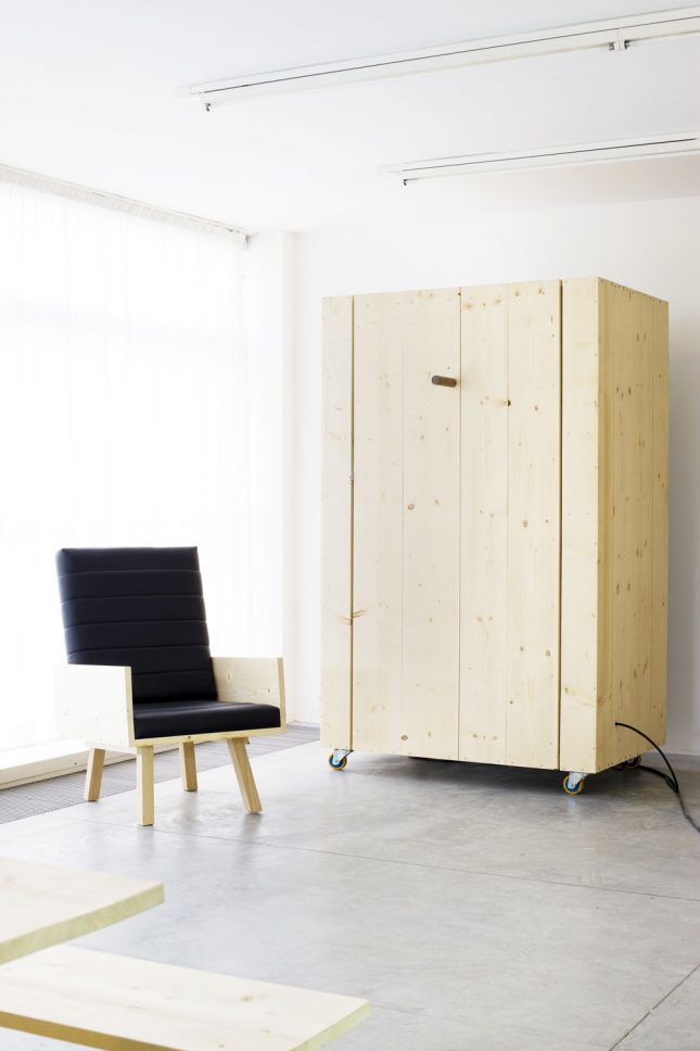 Flexibele dennenhouten meubels van het Atelierhouse