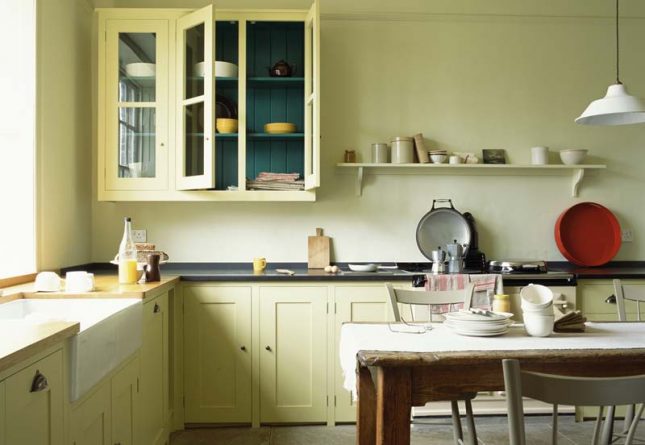 Groene muur Churlish Green Farrow & Ball Groene muur Churlish Green Farrow & Ball