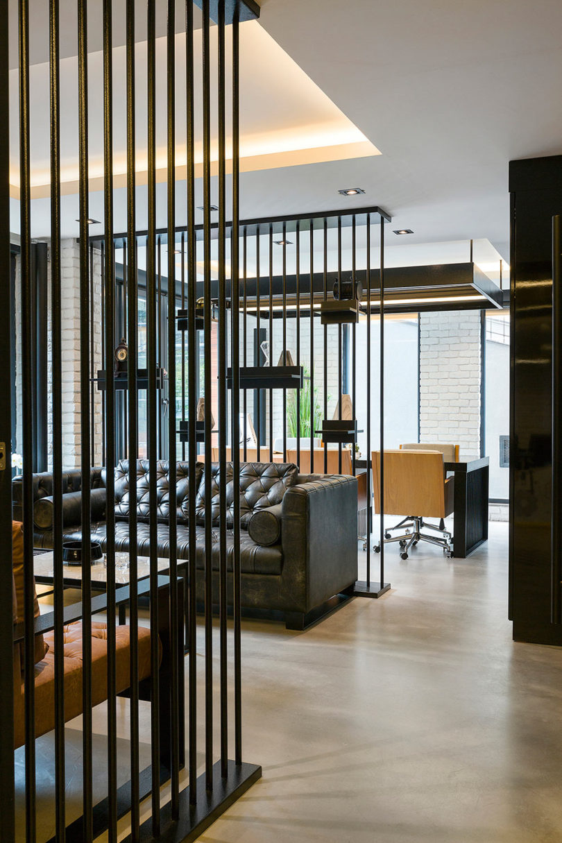 Het kantoor van Emre Group is ingericht als een bouwplaats! Het kantoor van Emre Group is ingericht als een bouwplaats!