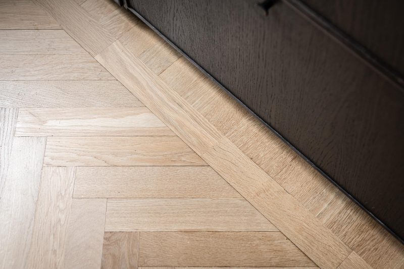 houten keuken visgraat vloer