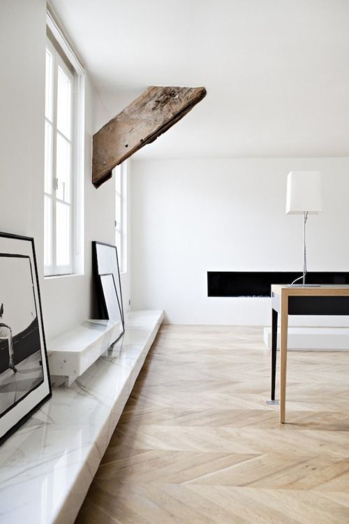 Houten vloer in de woonkamer Houten vloer in de woonkamer