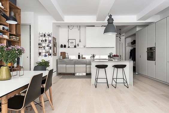 Houten vloer in de woonkamer Houten vloer in de woonkamer