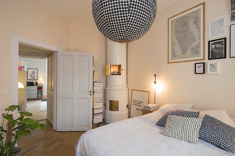 In dit appartement hebben ze de karakteristieke originele details gecombineerd met een Scandinavisch interieur