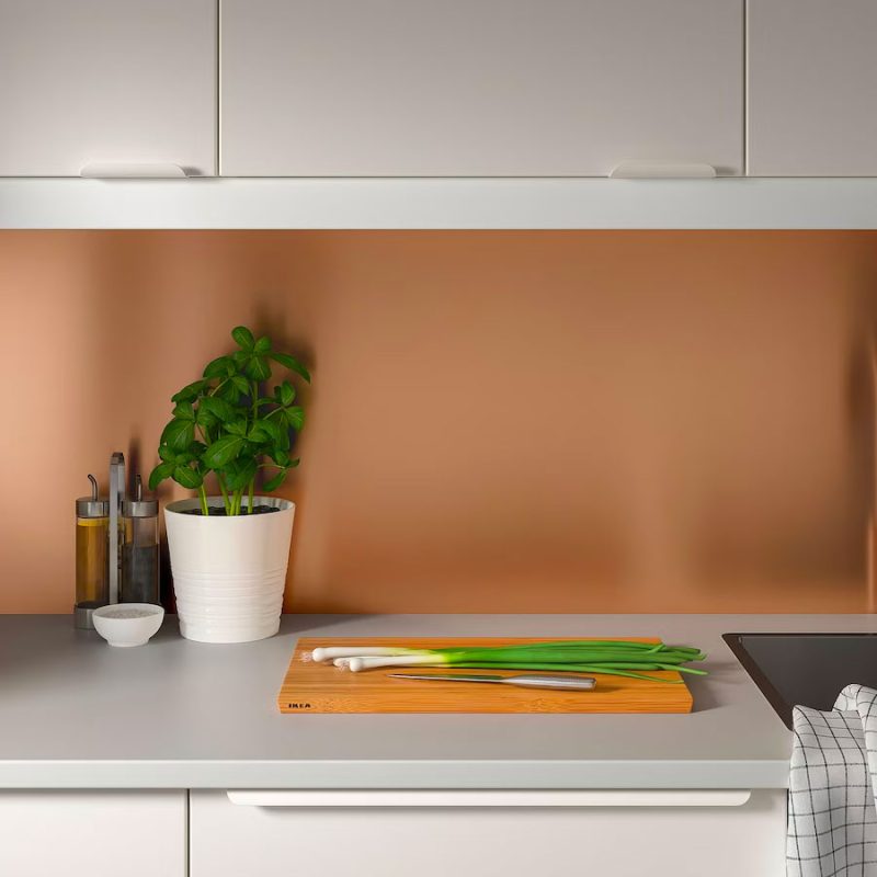 De LYSEKIL wandpanelen van IKEA zijn verkrijgbaar in verschillende kleuren en afwerkingen.