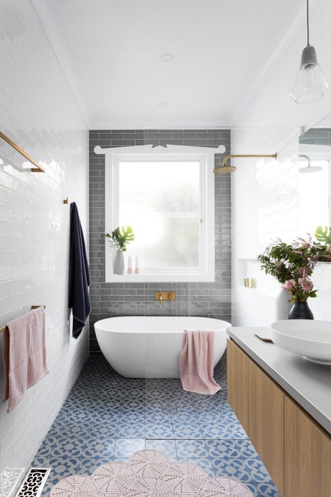 Nieuw 27x Kleine badkamer met bad en douche – Interieur inrichting DQ-77