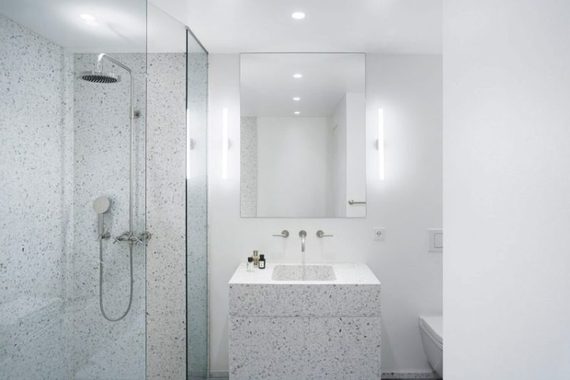 kleine minimalistische badkamer