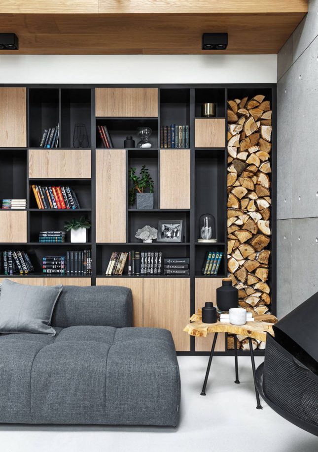 living inspiratie grote wandkast houten deuren haardblokken living inspiratie grote wandkast houten deuren haardblokken