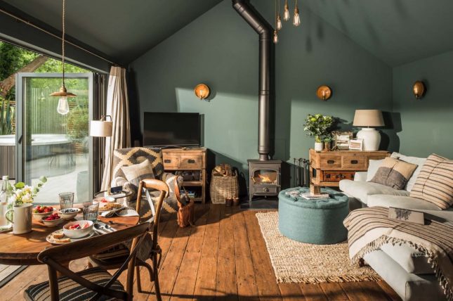 living inspiratie rustieke landelijke woonkamer groene muren living inspiratie rustieke landelijke woonkamer groene muren