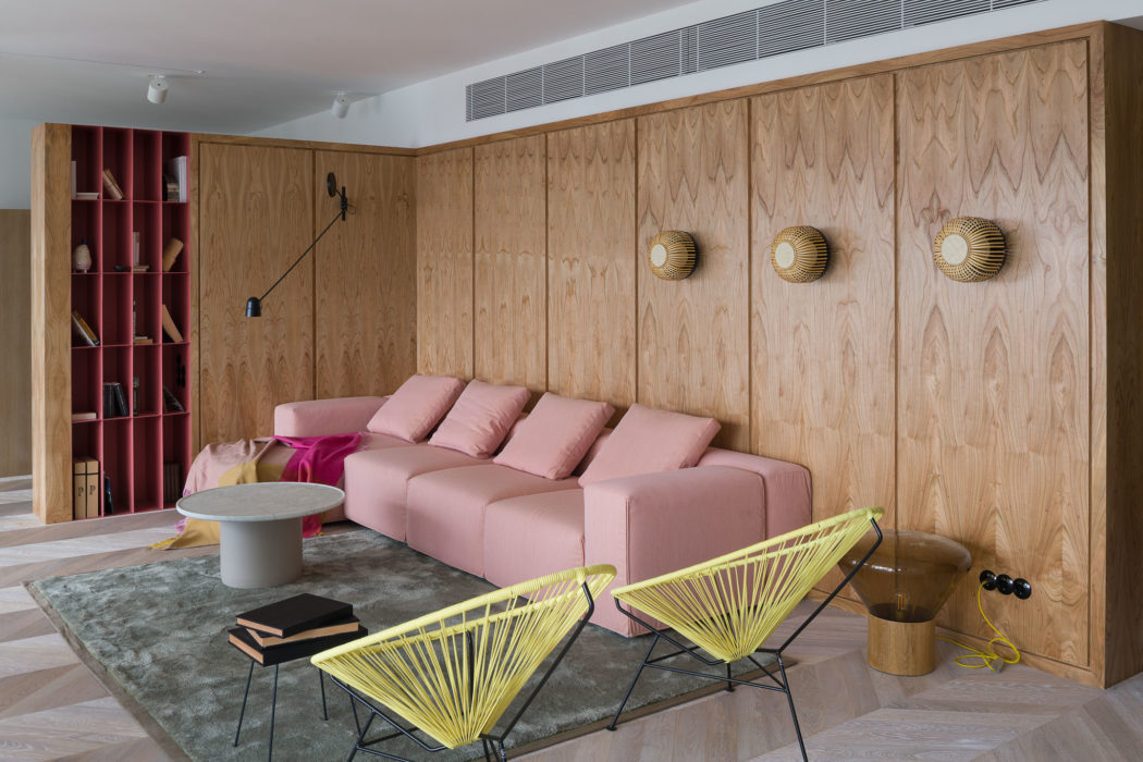 Mama, ik heb dit penthouse appartement voor je gekocht! Mama, ik heb dit penthouse appartement voor je gekocht!