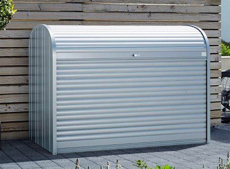 Met zijn functioneel design biedt de metalen overdekte fietsenstalling StoreMax® van Biohort maximale opbergruimte in een kleine voortuin. Met zijn functioneel design biedt de metalen overdekte fietsenstalling StoreMax® van Biohort maximale opbergruimte in een kleine voortuin.
