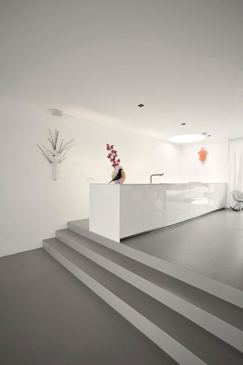 Minimalistische open woonkamer