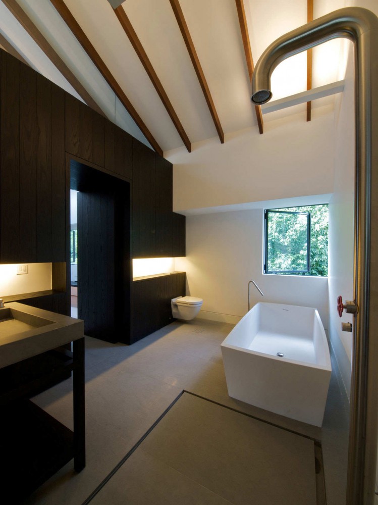 Modern badkamer ontwerp door Juliana & Tristan