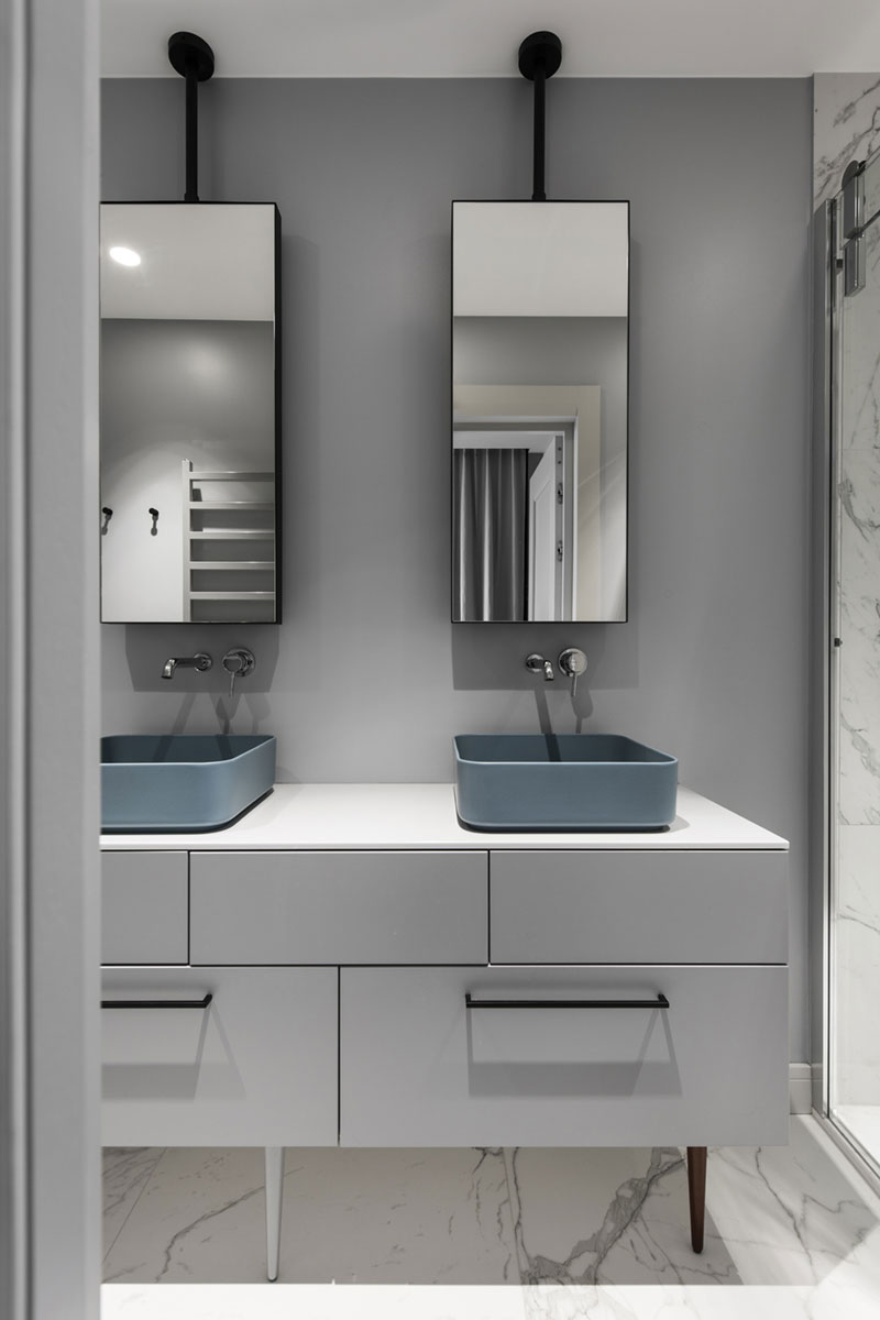 Moderne slaapkamer suite met inloopkast en badkamer Moderne slaapkamer suite met inloopkast en badkamer