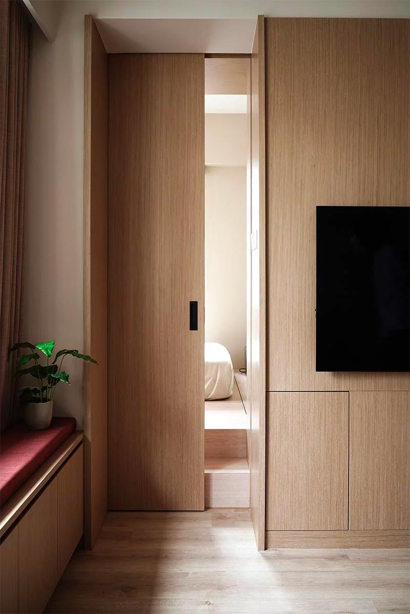 Super mooie houten schuifdeur die in de muur verdwijnt bij het openen - een ontwerp van JAAK design.