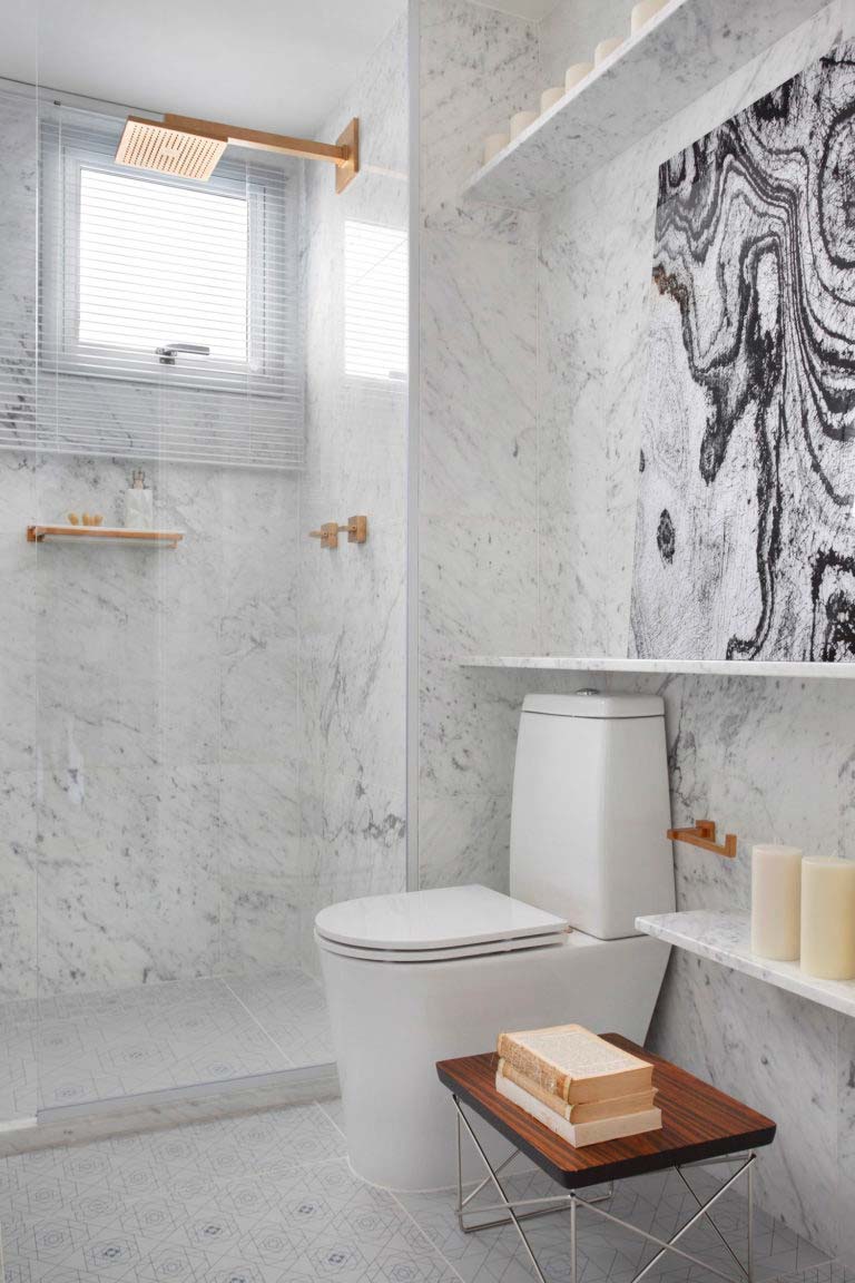 opbergruimte kleine badkamer planken