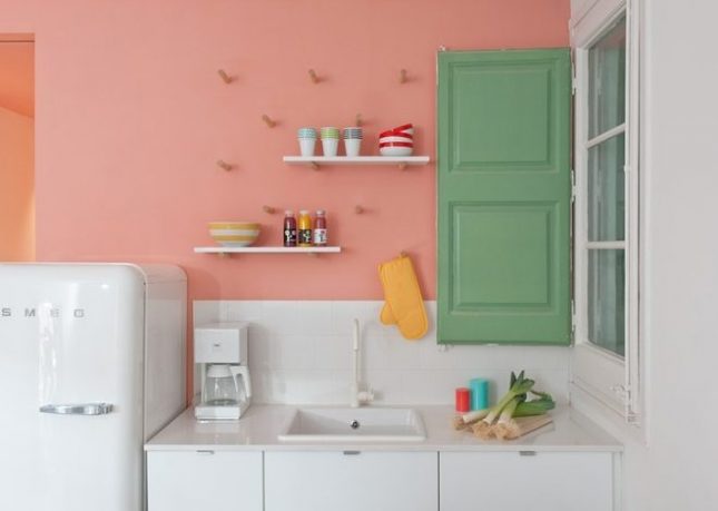 Pastelroze keukenwand Pastelroze keukenwand