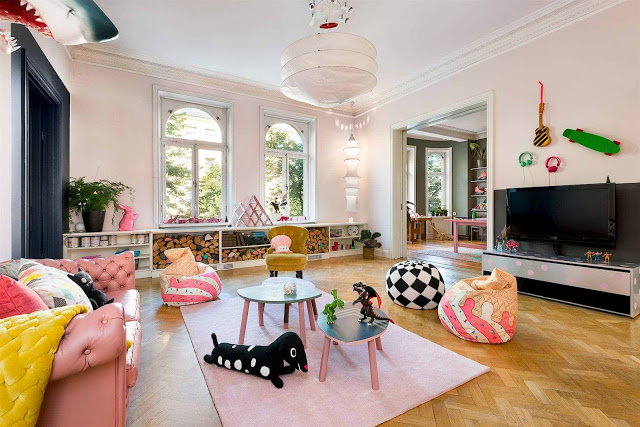 Roze Scandinavische woonkamer