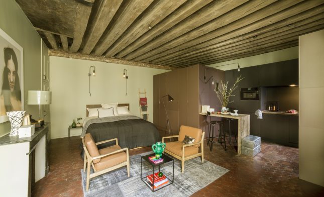 Rustiek klein eenkamerappartement uit Parijs