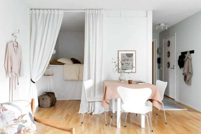 scandinavische open slaapkamer met gordijnen scandinavische open slaapkamer met gordijnen