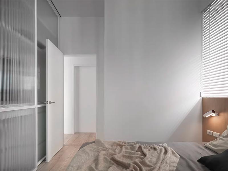 slaapkamer inbouwkast met glazen deuren