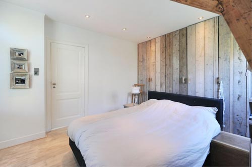 Slaapkamer met hout