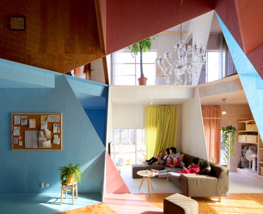 Speels en kleurrijk interieur in Japanse woning