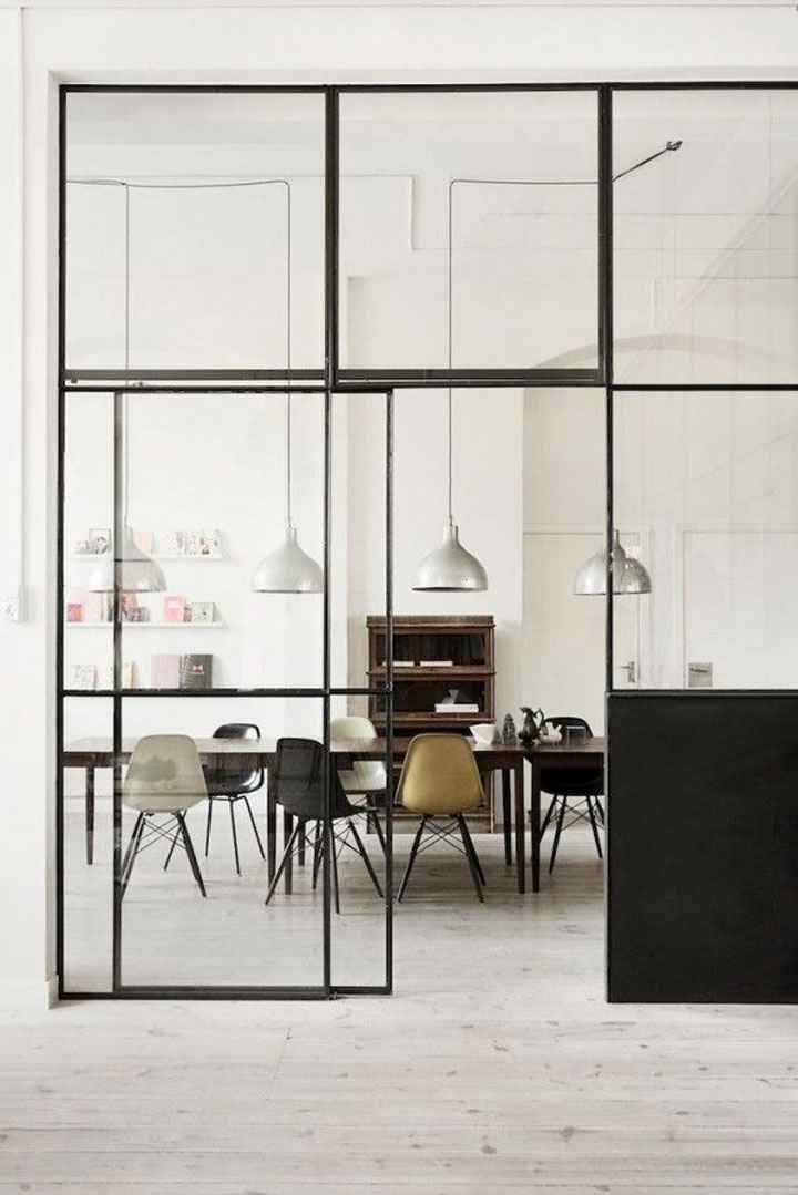Stalen scheidingswand met glas Stalen scheidingswand met glas