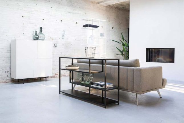 Sidetable achter de bank | Interieur-inrichting.net
