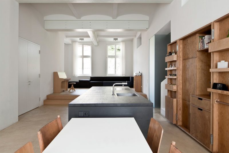 Strakke minimalistische woonkamer