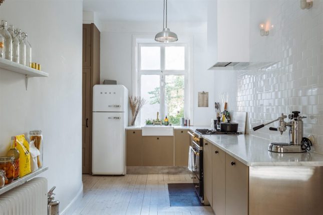 Taupe in een Scandinavisch interieur