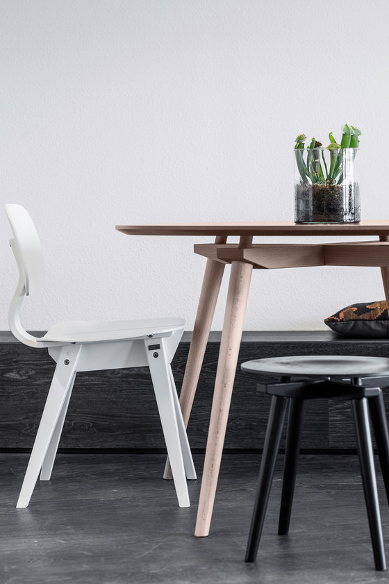 ticketmaster kantoor houten tafel