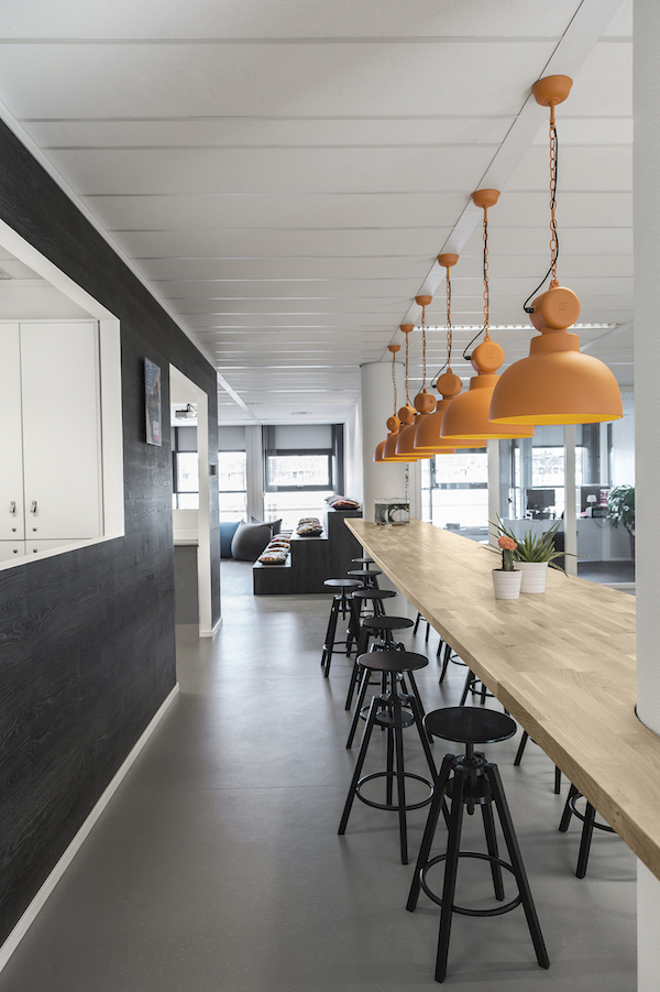 ticketmaster kantoor oranje hanglampen