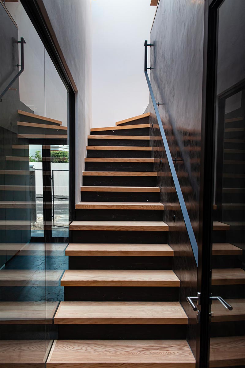 Houtlook overzettreden passen bij alle stijlen trappen.