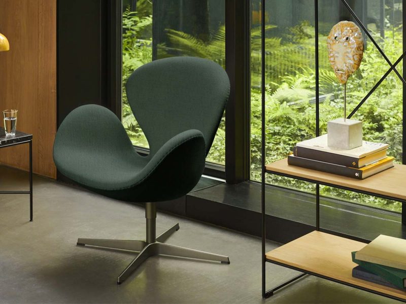 tweedehands design meubelen Fritz Hansen Swan Chair