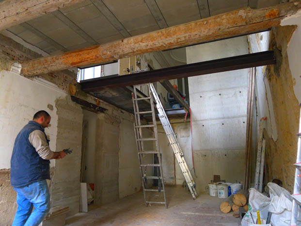 Van bouwval tot stoere droomwoning Van bouwval tot stoere droomwoning